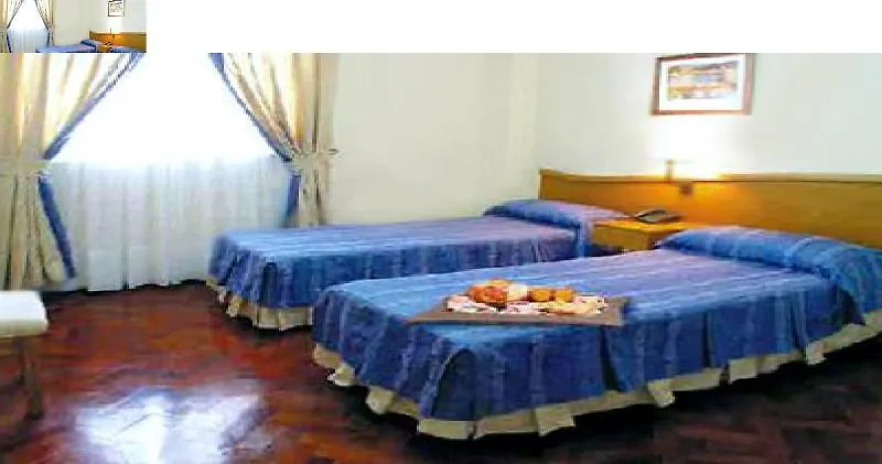 Alcor Hotel 门多萨